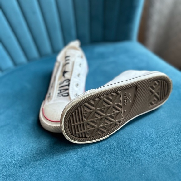 Converse Velcro design Size 10 - Picture 2 of 3